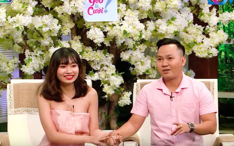 Tuyên bố - công khai với mọi người về tình yêu của mình
